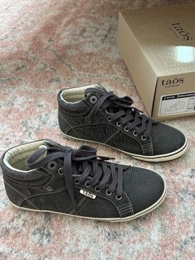 TAOS Top Star - High Top Sneakers - 7.5 - Graphite Distressed - Like New in Box